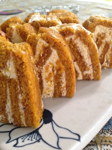 Pumpkin roll cake 001